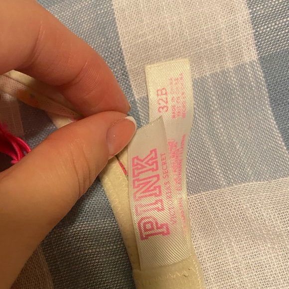 Victoria’s Secret Pink lace floral unlined bra - Picture 2 of 4